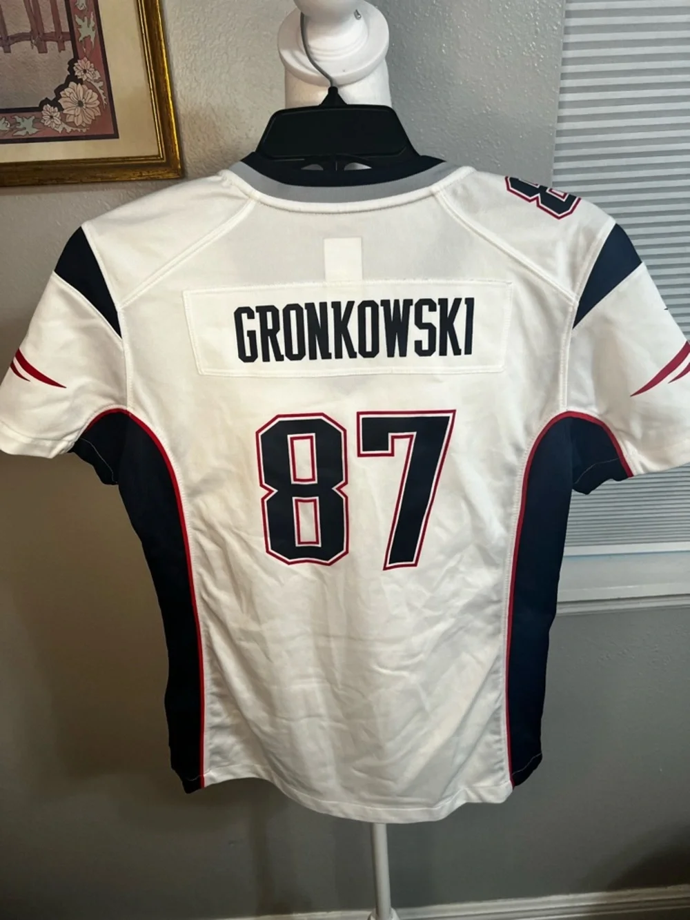 Nike WOMEN'S NEW ENGLAND
PATRIOTS ROB GRONKOWSKI LIMITED
PLAYER JERSEY WHITE #87 - Picture 7 of 13